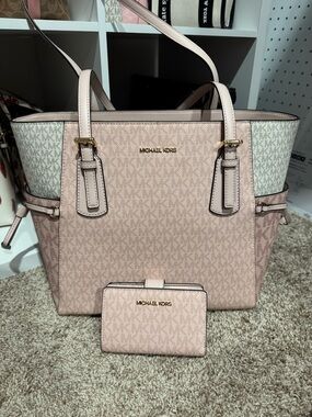 Michael Kors bag and wallet